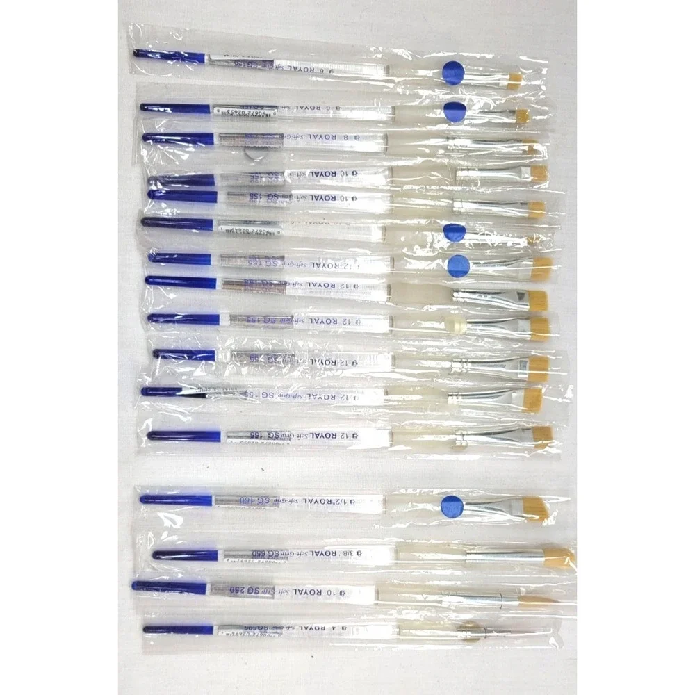 70 Plus New Craft Paintbrushes Mostly Royal‎ Some Loew Cornell comes with Holder